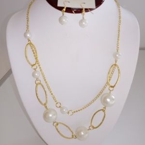 Handmade Fashion Jewelry: Necklace + Earrings